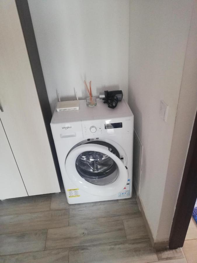 Ella Doo Apartament - 15 Min De Palas Hlincea エクステリア 写真